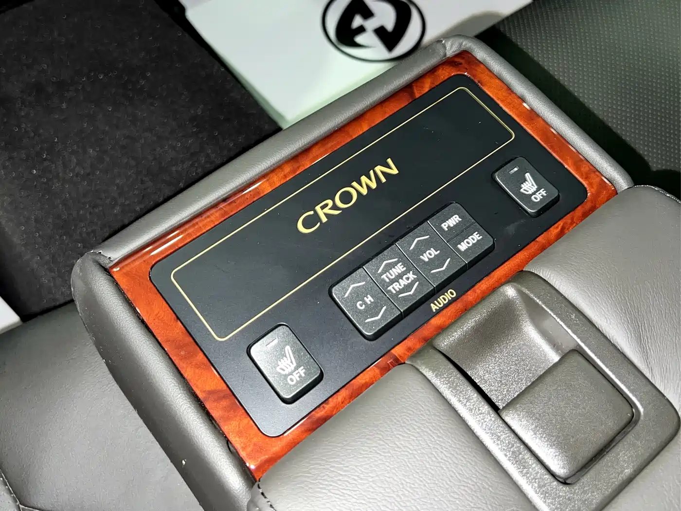 Toyota Crown 2012 2.5L Royal Leather Edition фото 14