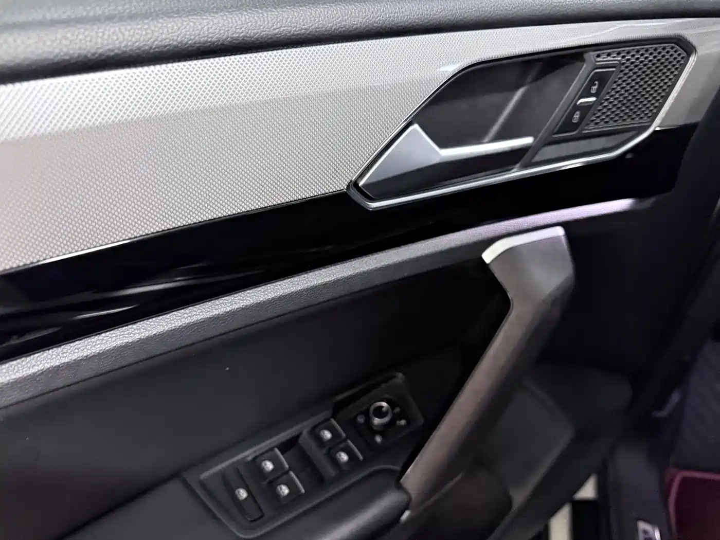 Volkswagen Tayron 2019 330TSI 2WD Luxury China VI фото 10