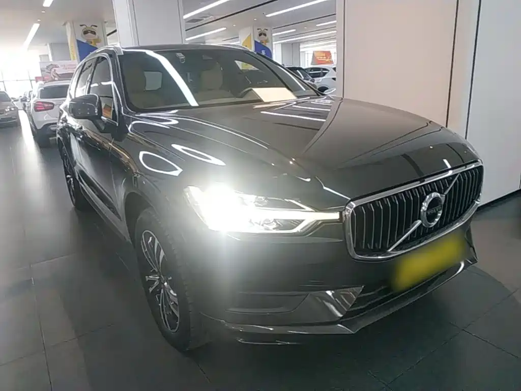 Фото 4 - Volvo XC60