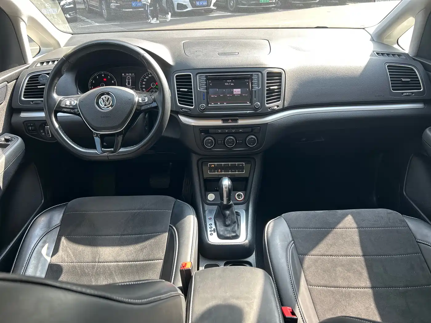 Volkswagen Sharan 2018 380TSI Comfort 7-Seater фото 16