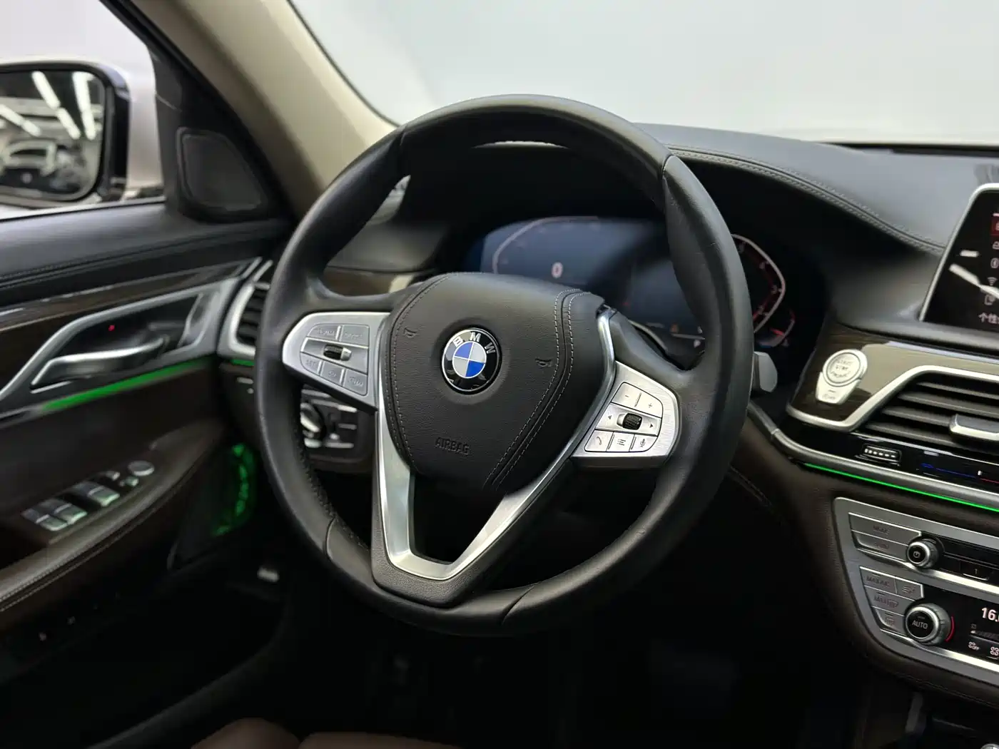 BMW 7 Series 2019 730Li Luxury Package фото 12