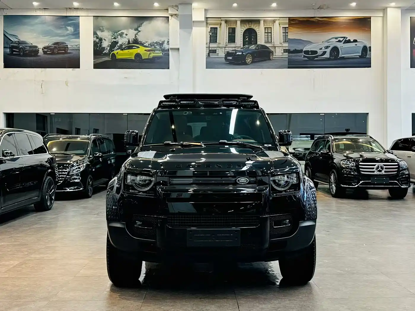 Land Rover Defender 2023 Model Year 130 3.0T P400 HSE фото 2