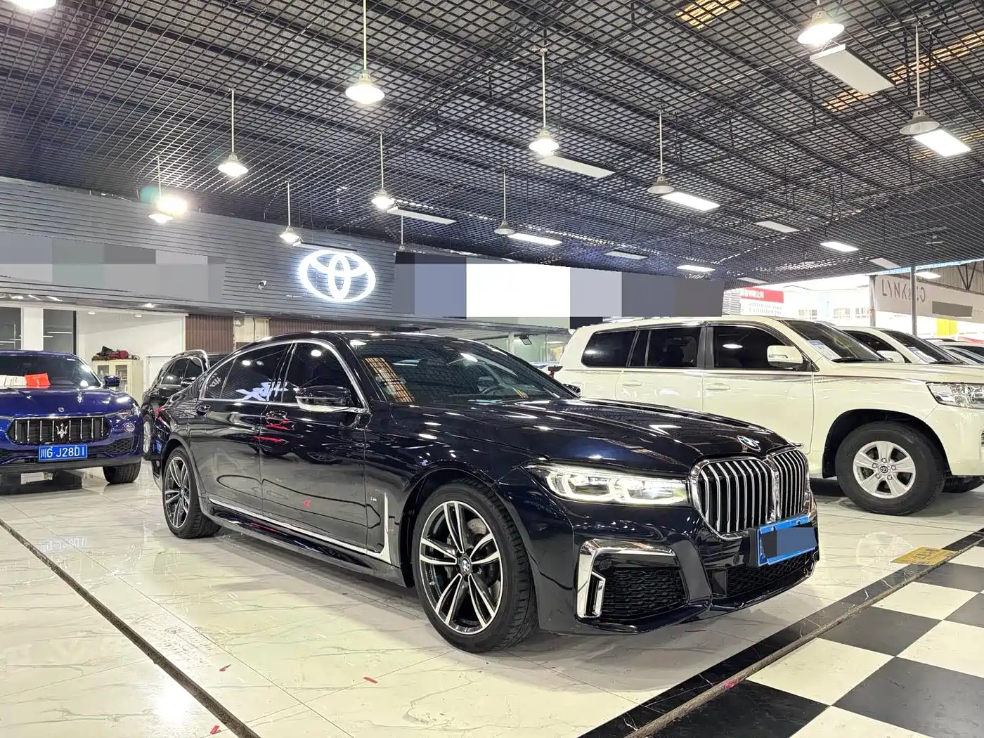 BMW 7 Series 2021 Model 730Li M Sport Package фото 3