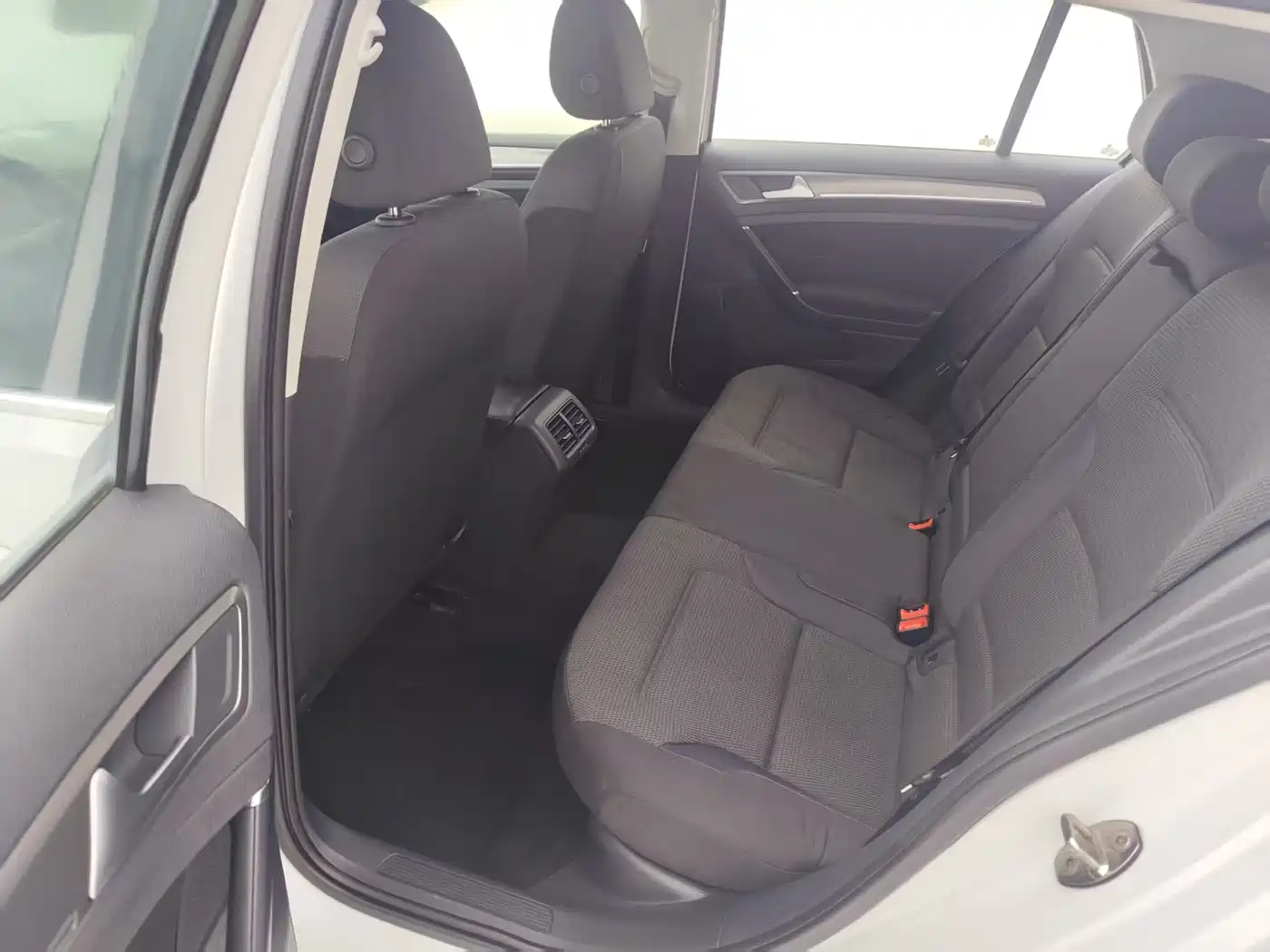 Volkswagen Golf 2015 1.6L Automatic Comfort фото 10