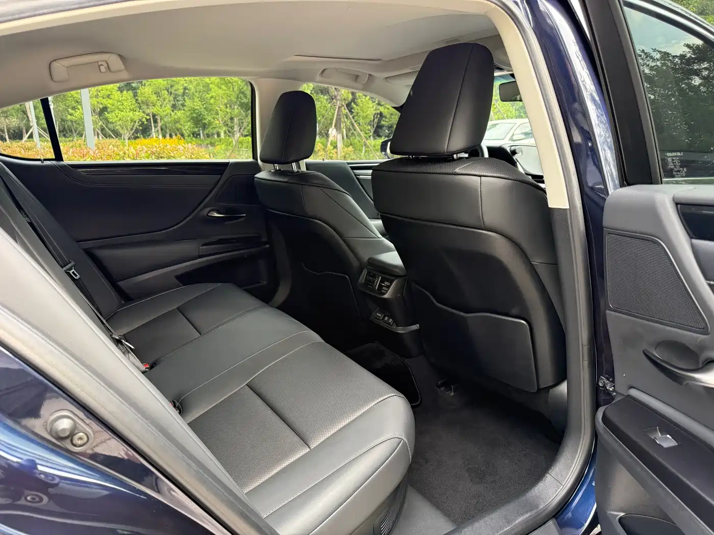 Lexus ES 2020 Model 300h Excellence Edition фото 11