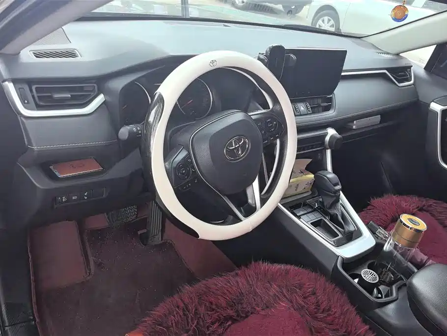 Toyota RAV4 Rongfang 2024 2.0L CVT FWD Urban Edition фото 12