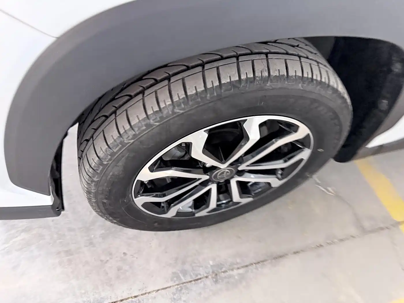 Toyota Frontlander 2023 2.0L CVT Elite Edition фото 4