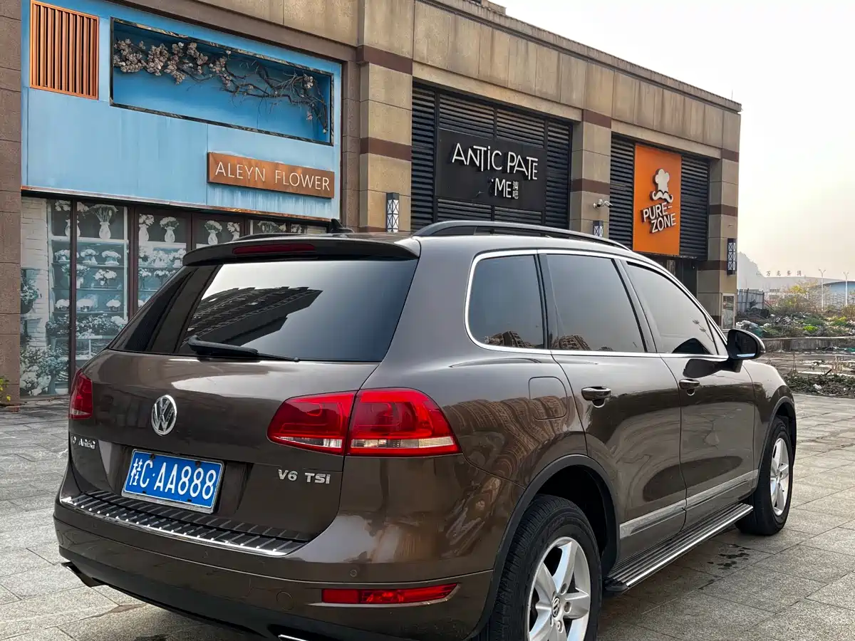 Volkswagen Touareg 2011 3.0TSI Premium фото 4