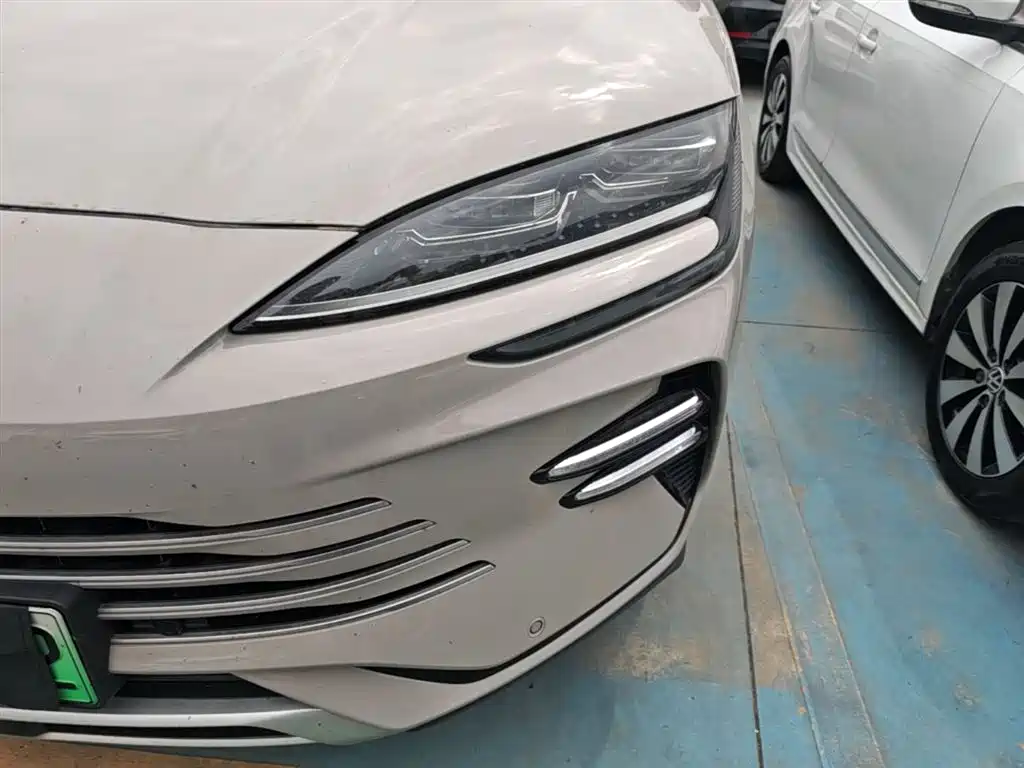 BYD Song PLUS PHEV 2024 Glory Edition DM-i 110km Flagship фото 23
