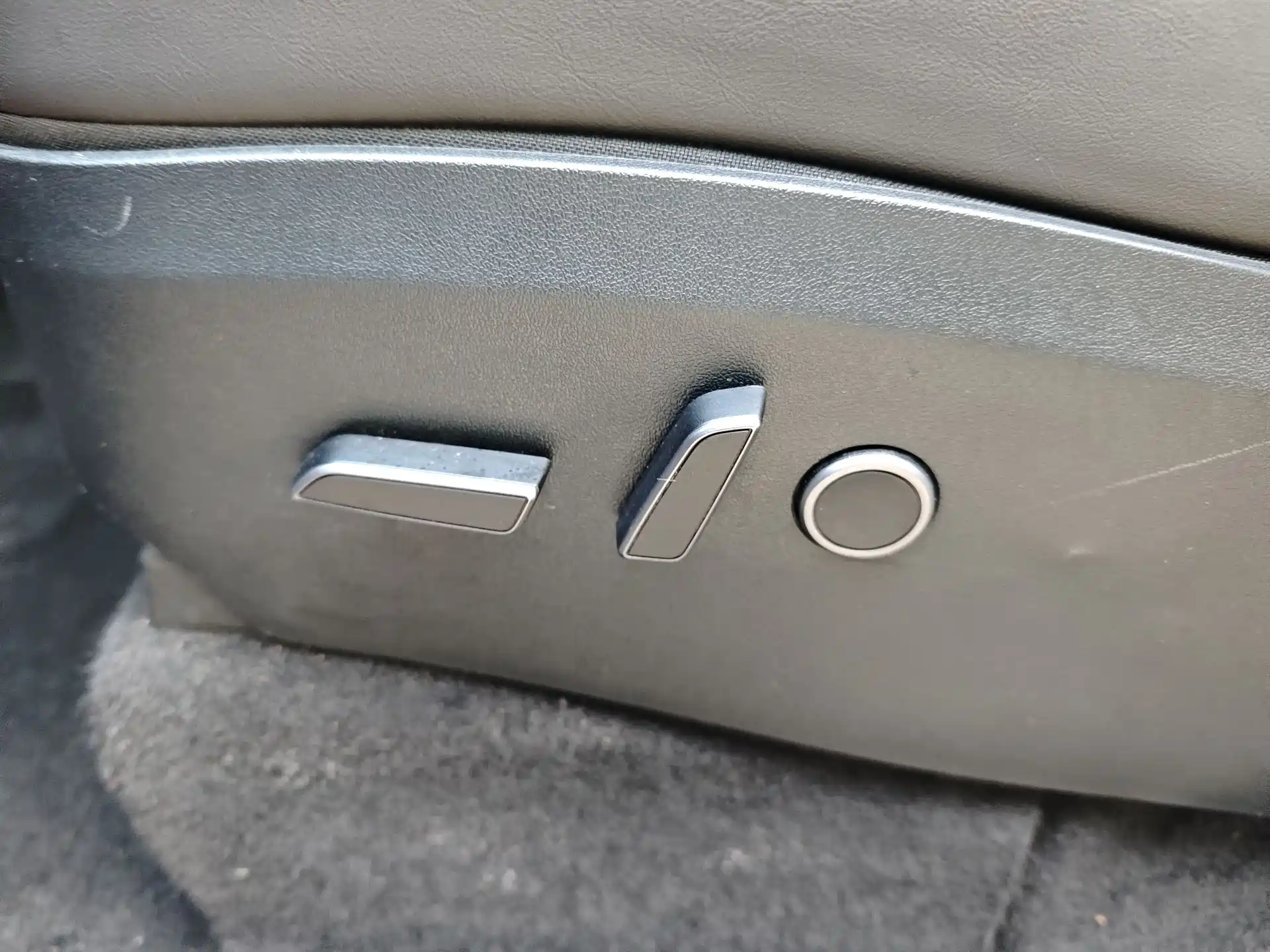 Фото 14 - Tesla Model Y