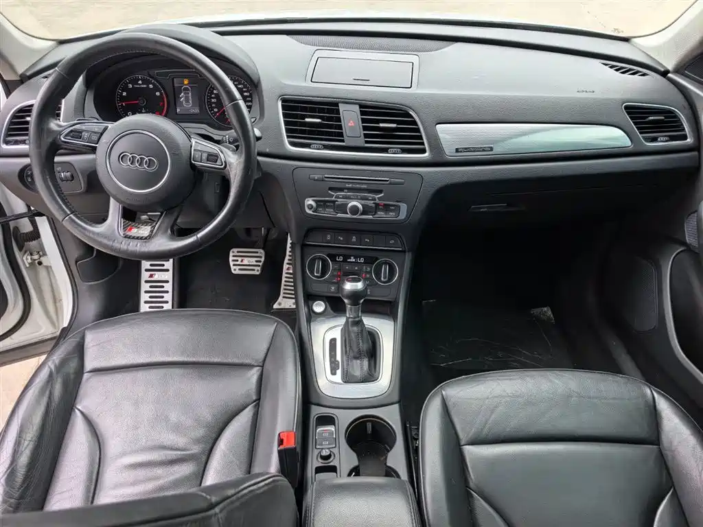 Audi Q3 2016 35 TFSI quattro All-Wheel Drive Fashion Edition фото 10