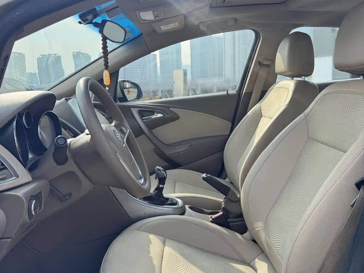 Buick Excelle 2013 Model GT 1.6L Manual Progressive фото 12