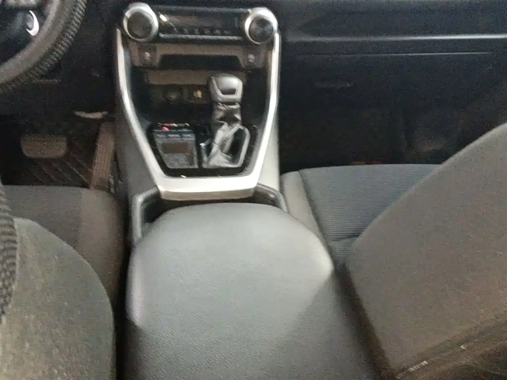 Toyota RAV4 Rongfang 2024 2.0L CVT FWD Urban Edition фото 14