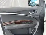 Photo 12 - Acura MDX