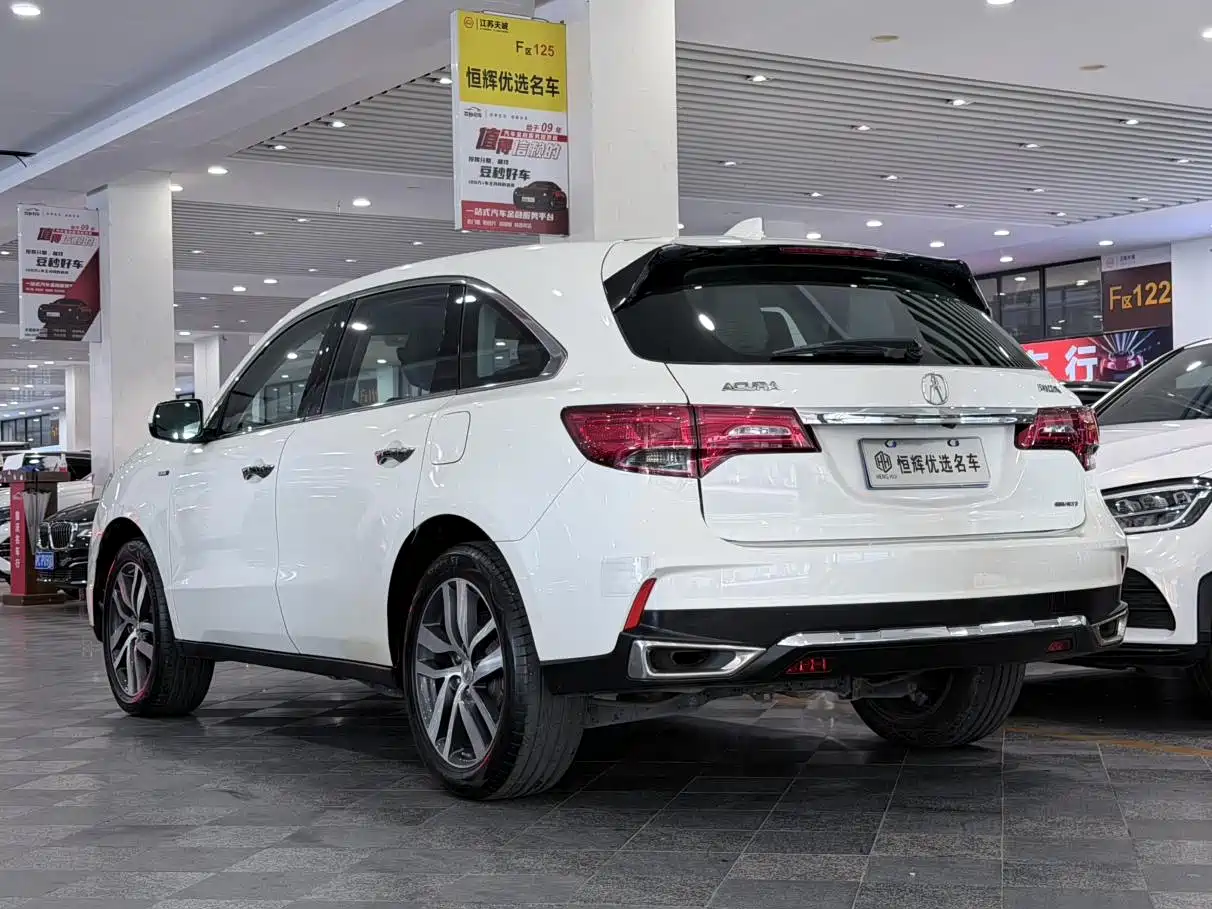 Photo 3 - Acura MDX