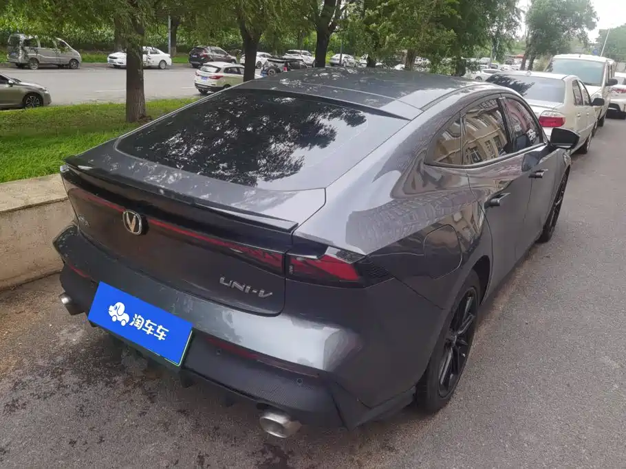 Changan UNI-V iDD 2023 2023 ZhiDian iDD 1.5T 113km Smart Fun Edition