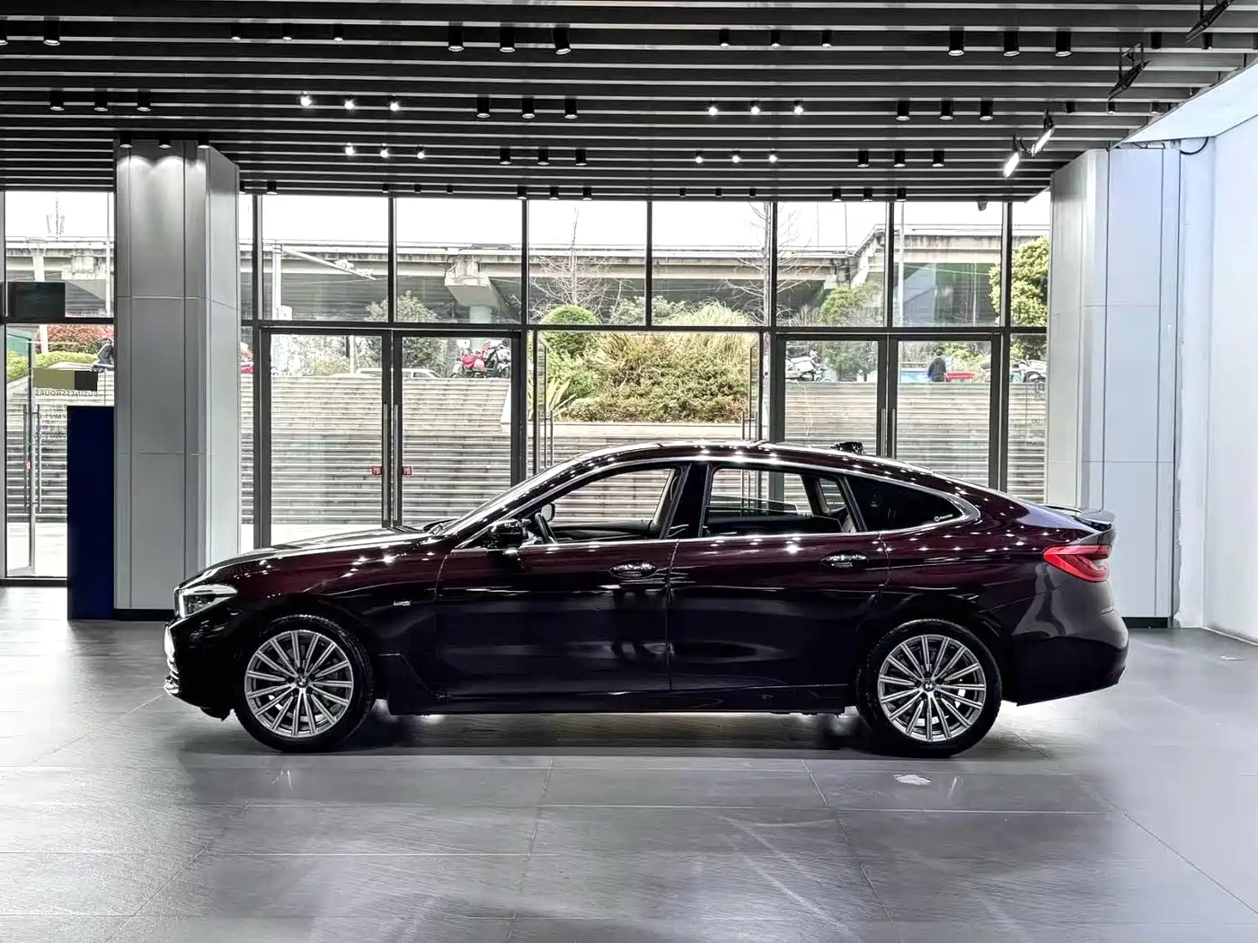 BMW 6 Series GT 2018 630i M Sport Package фото 8