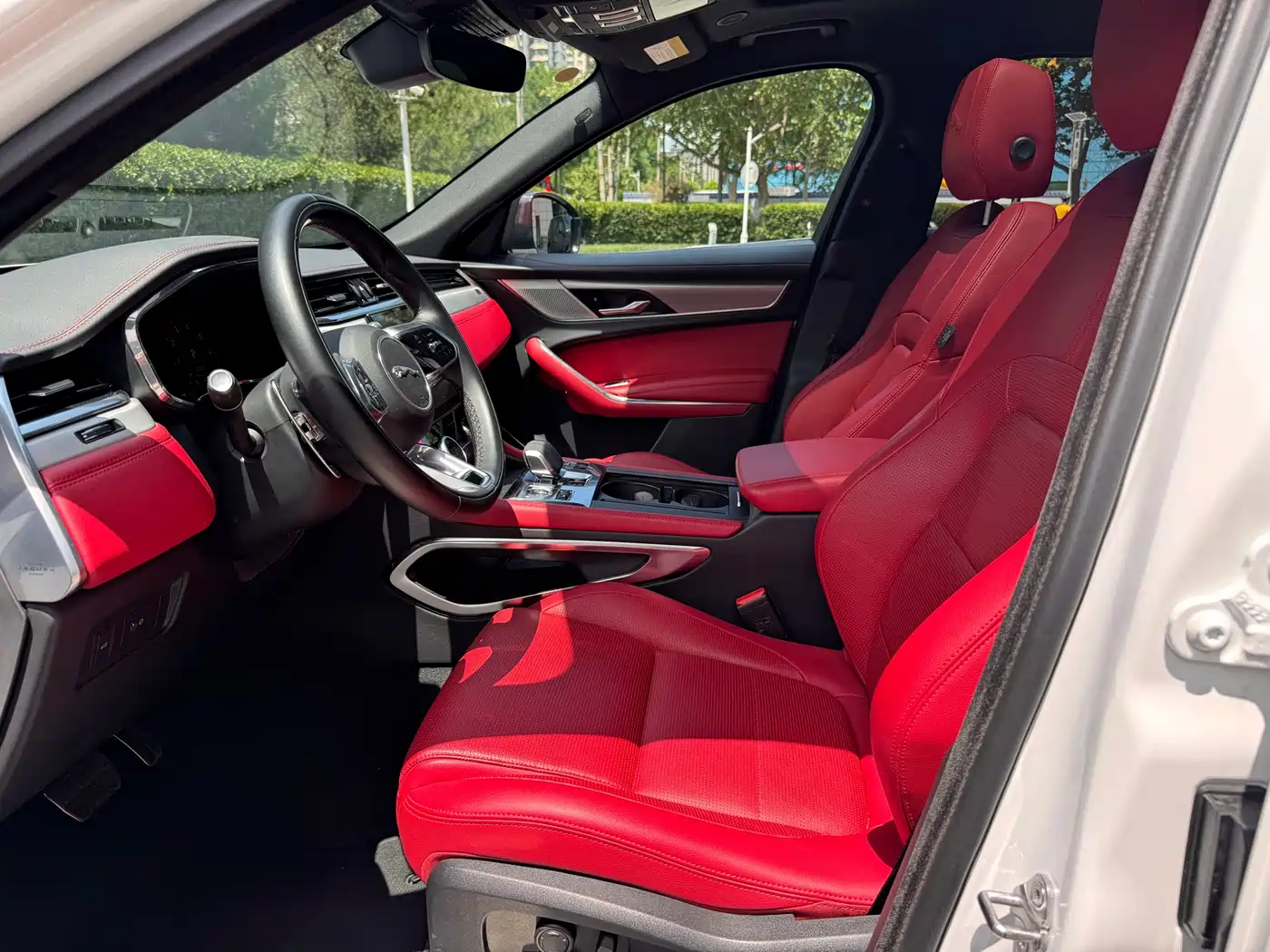 Jaguar F-PACE 2024 2024 P250 R-Dynamic SE