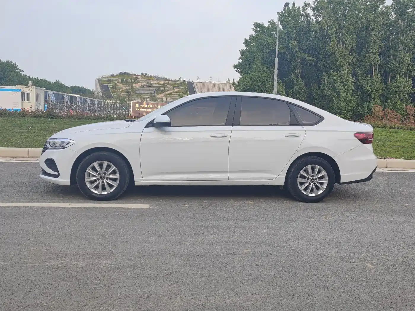 Volkswagen Lavida 2023 1.5L Auto Delight Edition фото 4