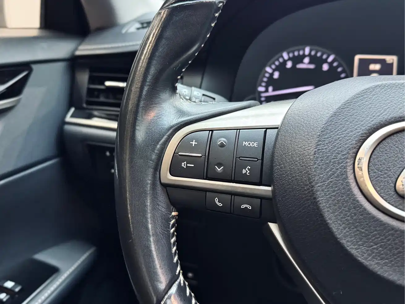 Lexus ES 2015 200 Elite Edition фото 19