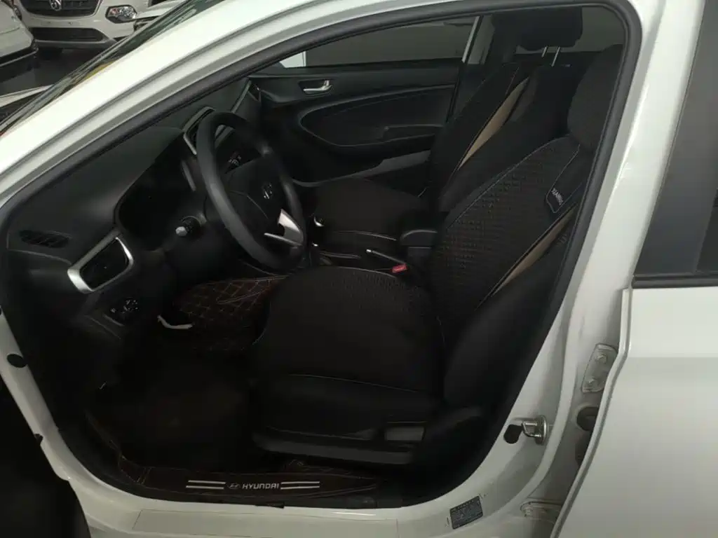Photo 15 - Hyundai Verna