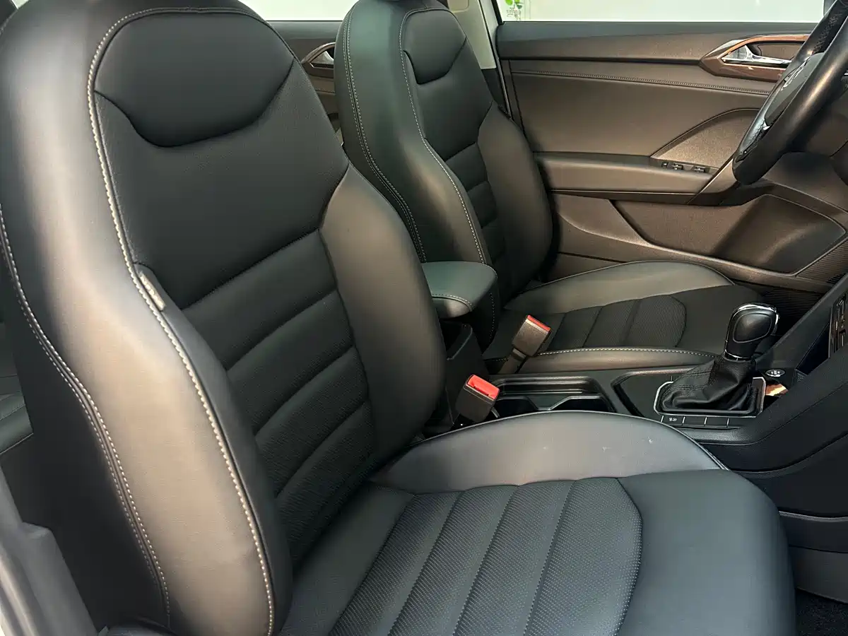 Volkswagen Tharu 2022 280TSI FWD Luxury Edition фото 9