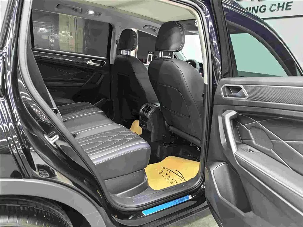 Volkswagen Tiguan L 2024 Outstanding 330TSI Auto 2WD R-Line Dragon Glory Edition фото 17