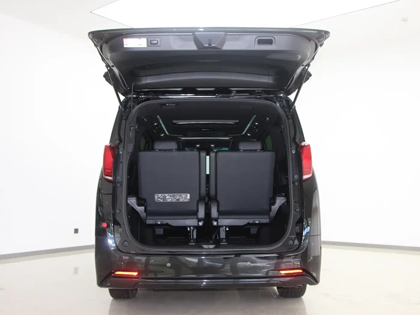 Toyota Alphard 2021 Hybrid 2.5L Premium фото 15