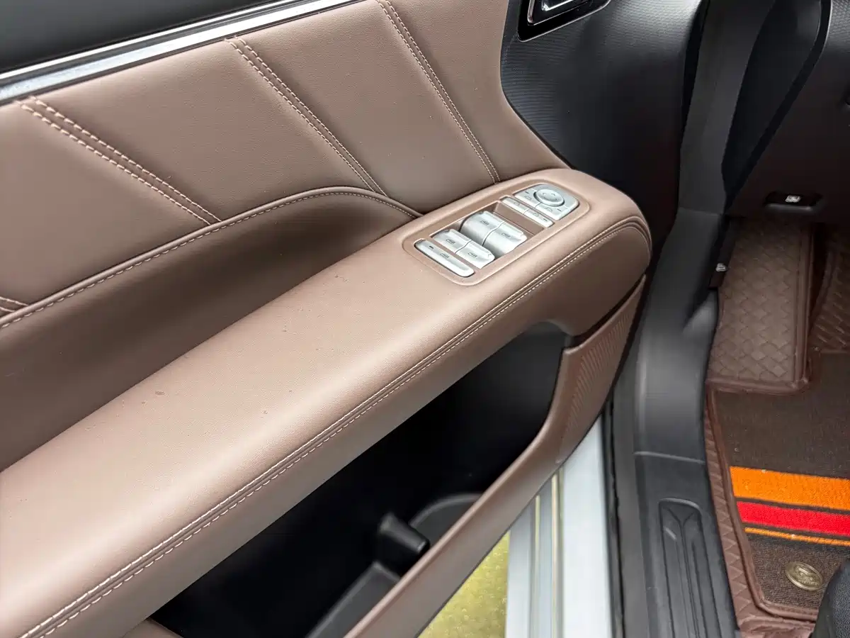 Wuling Motors Xingguang 730 New Energy 2025 2025 Model Plug-in Hybrid Base Version