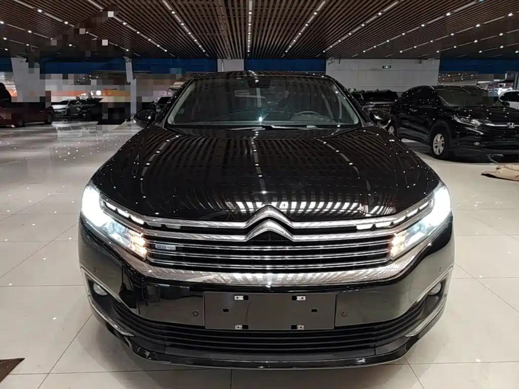 Фото 3 - Citroën C6