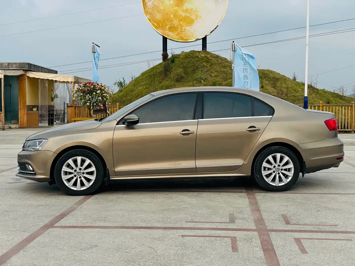 Volkswagen Sagitar 2015 230TSI Automatic Comfort фото 12