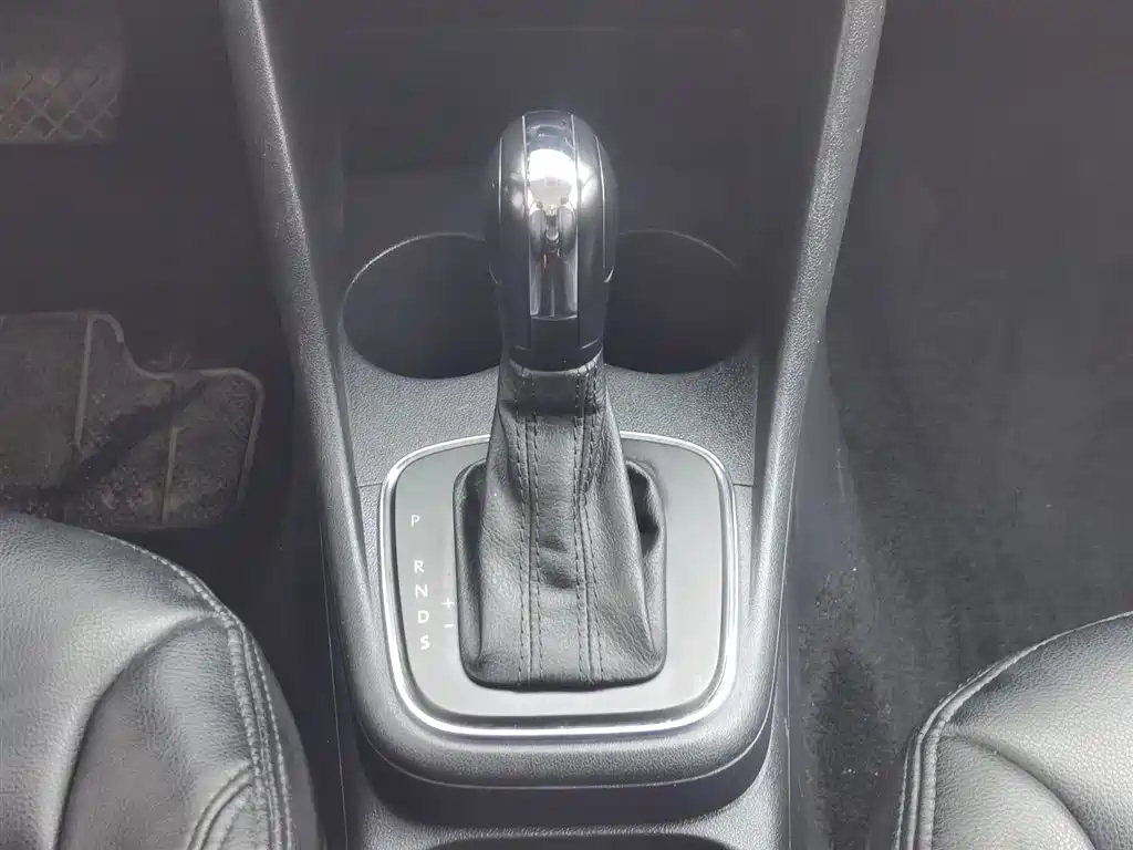 Volkswagen Polo 2014 1.4L Automatic Comfort Edition фото 13