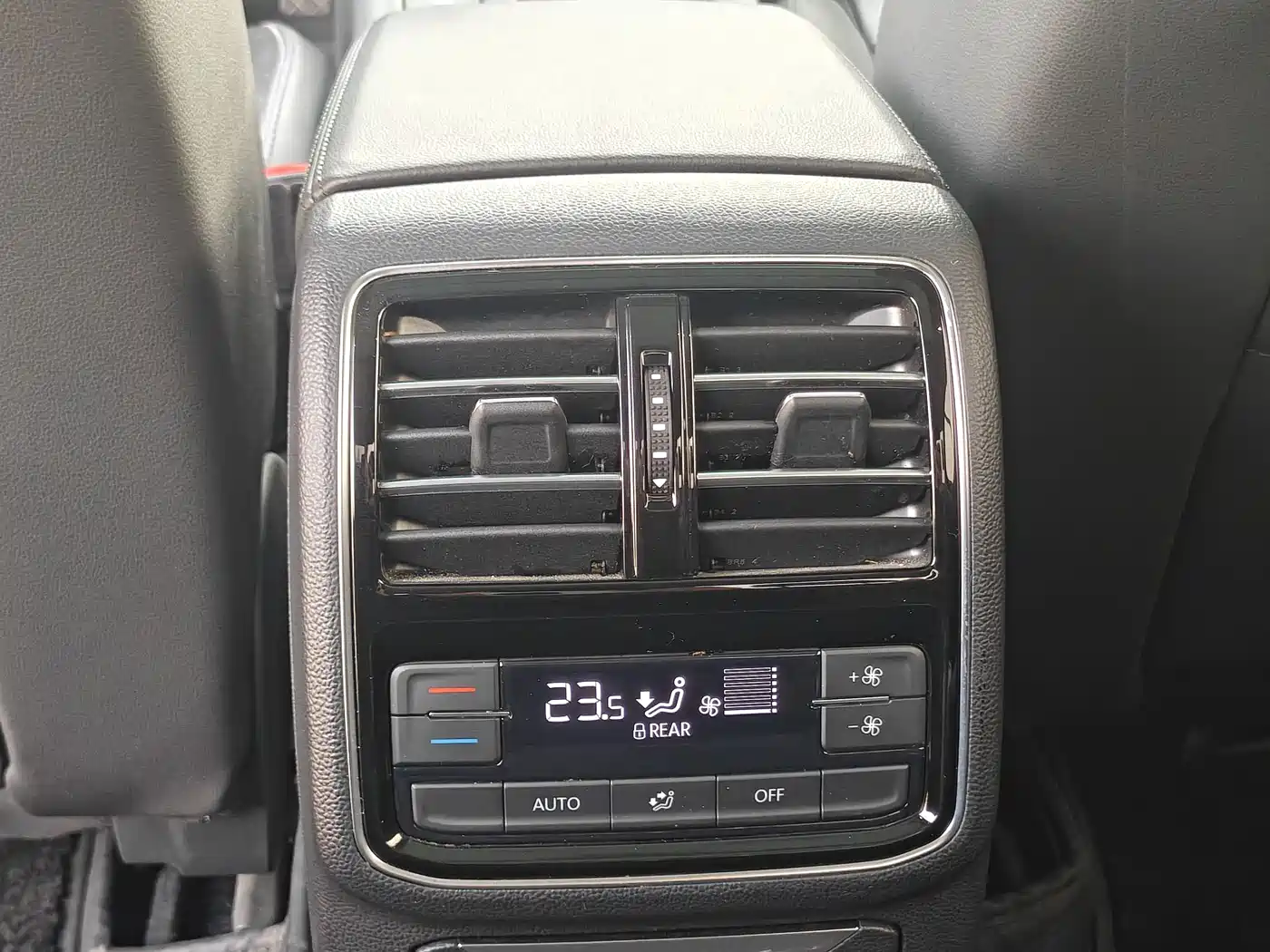 Volkswagen Magotan 2019 330TSI DSG Luxury China V фото 18