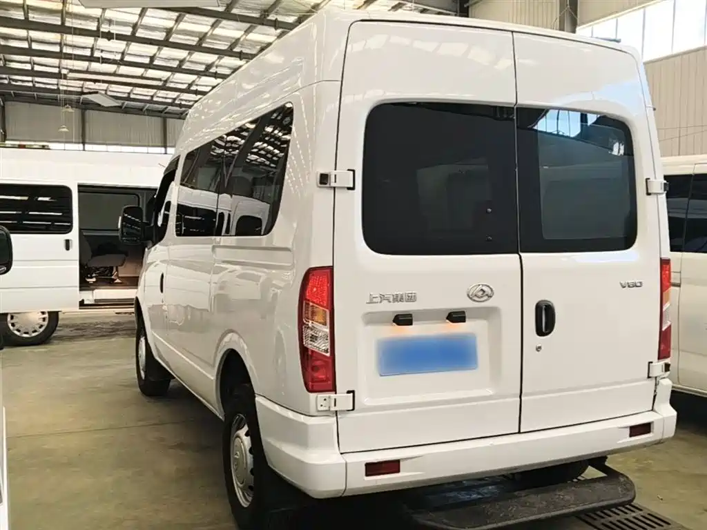 SAIC Maxus Xintu V80 2024 Model Year Aoyunton Value Edition 6MT Short Wheelbase Medium Roof 127Ps 5/6-Seater фото 5