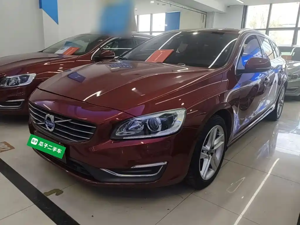 Фото 1 - Volvo V60