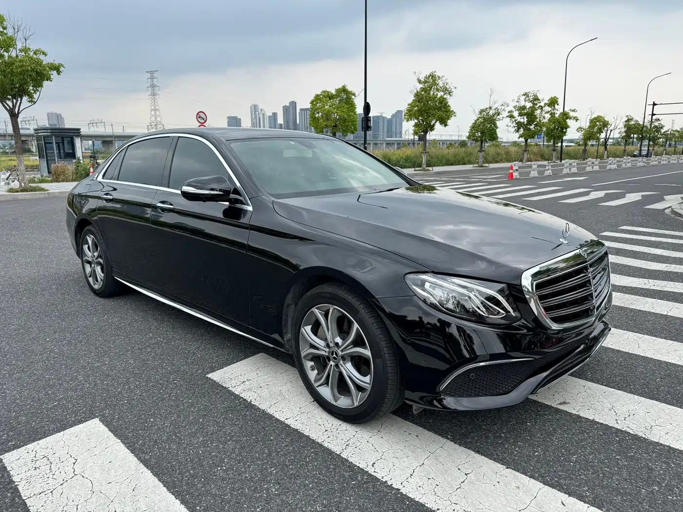 Mercedes-Benz E-Class 2020 Facelift E 300 L Sport Fashion фото 2