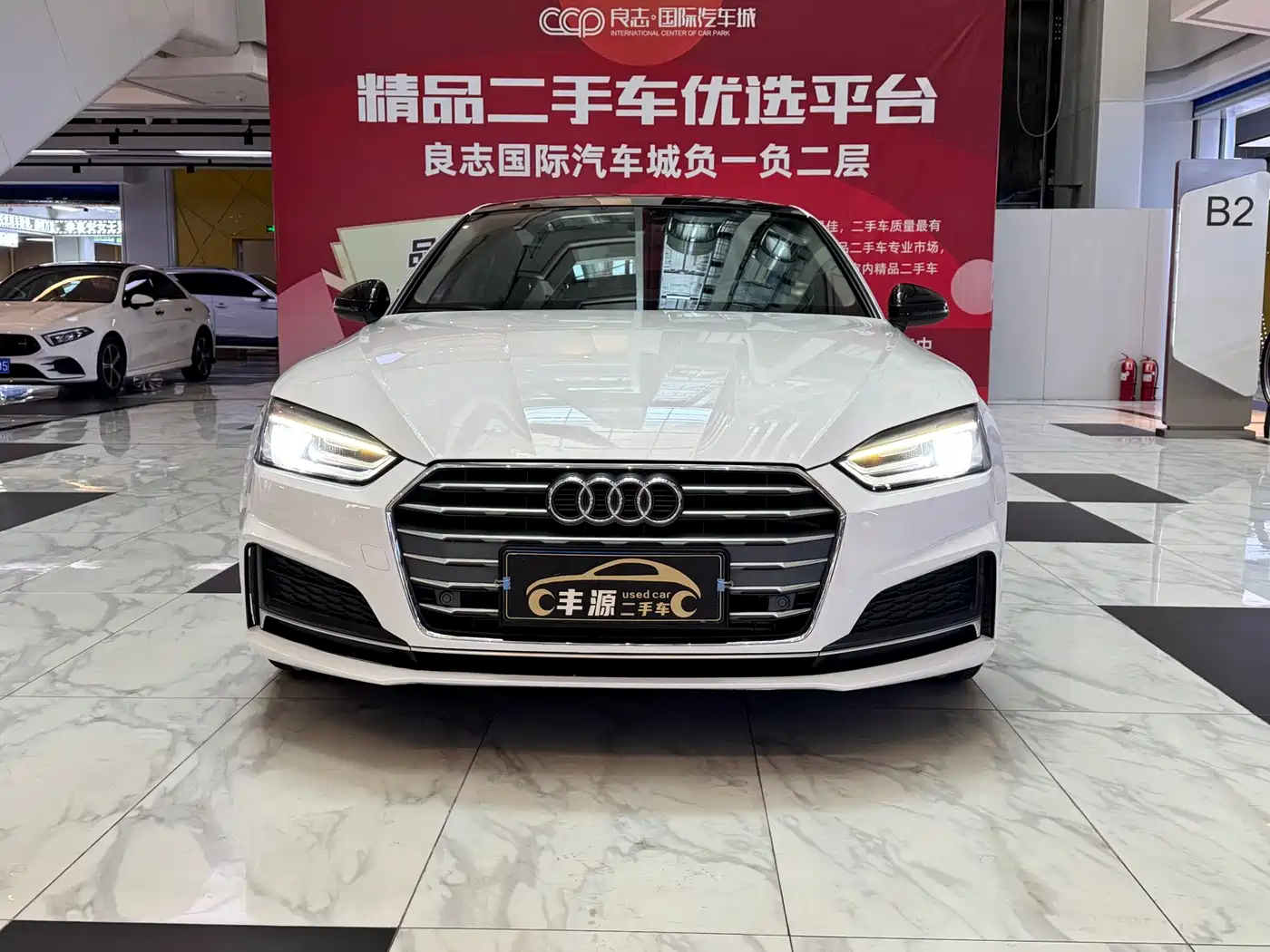 Audi A5 (Import) 2017 Sportback 40 TFSI Fashion фото 2