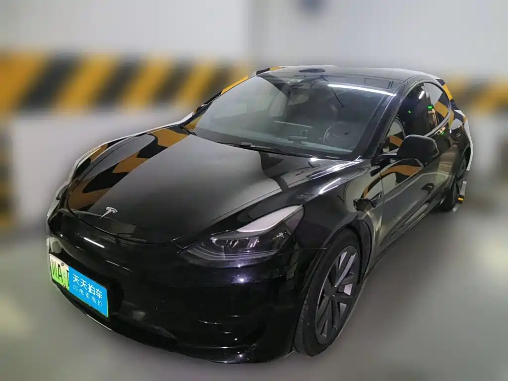 Фото 1 - Tesla Model 3