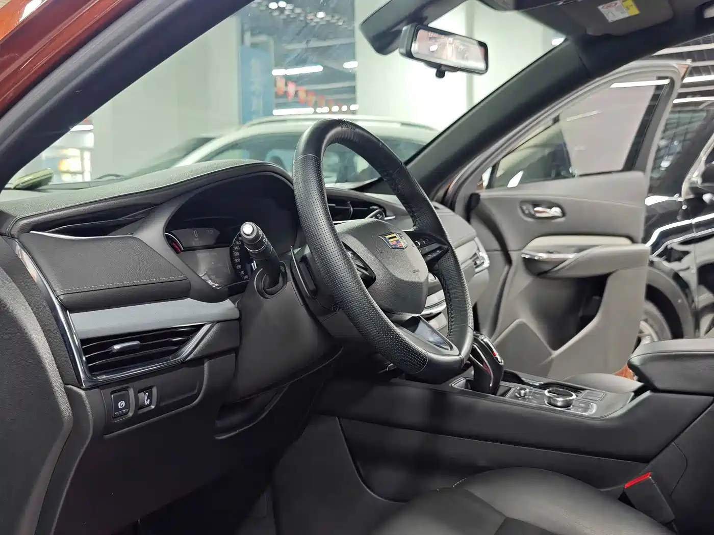 Cadillac XT4 2018 Model 28T 2WD Luxury фото 14