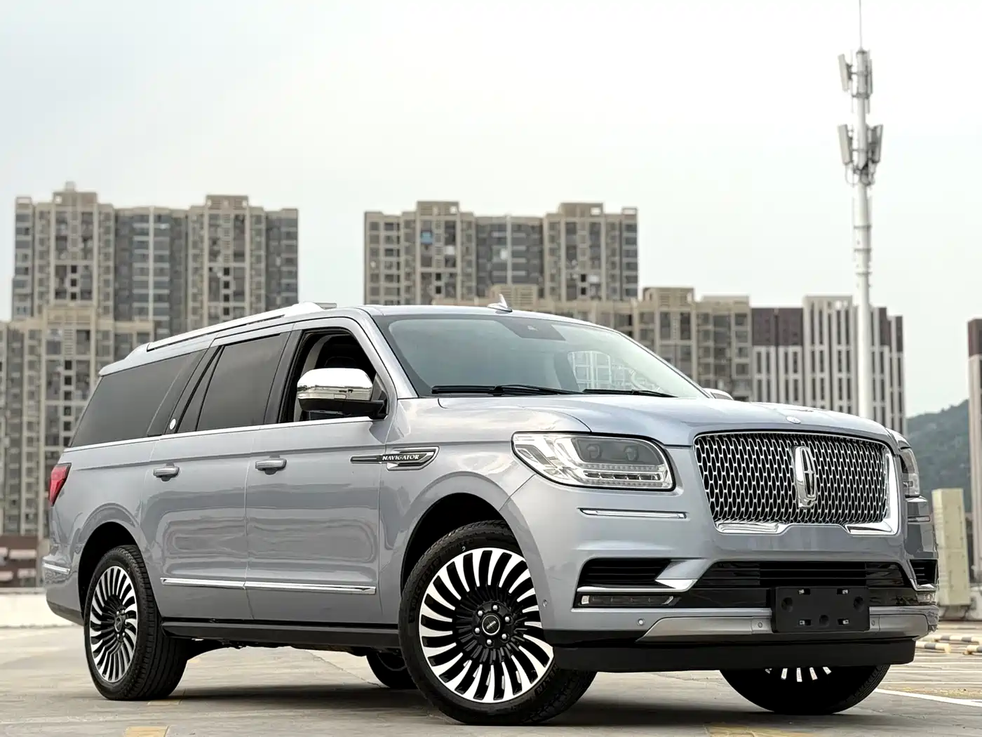 LINCOLN NAVIGATOR