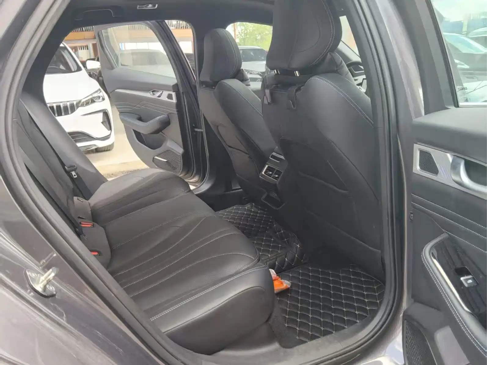 Фото 6 - Geely Preface