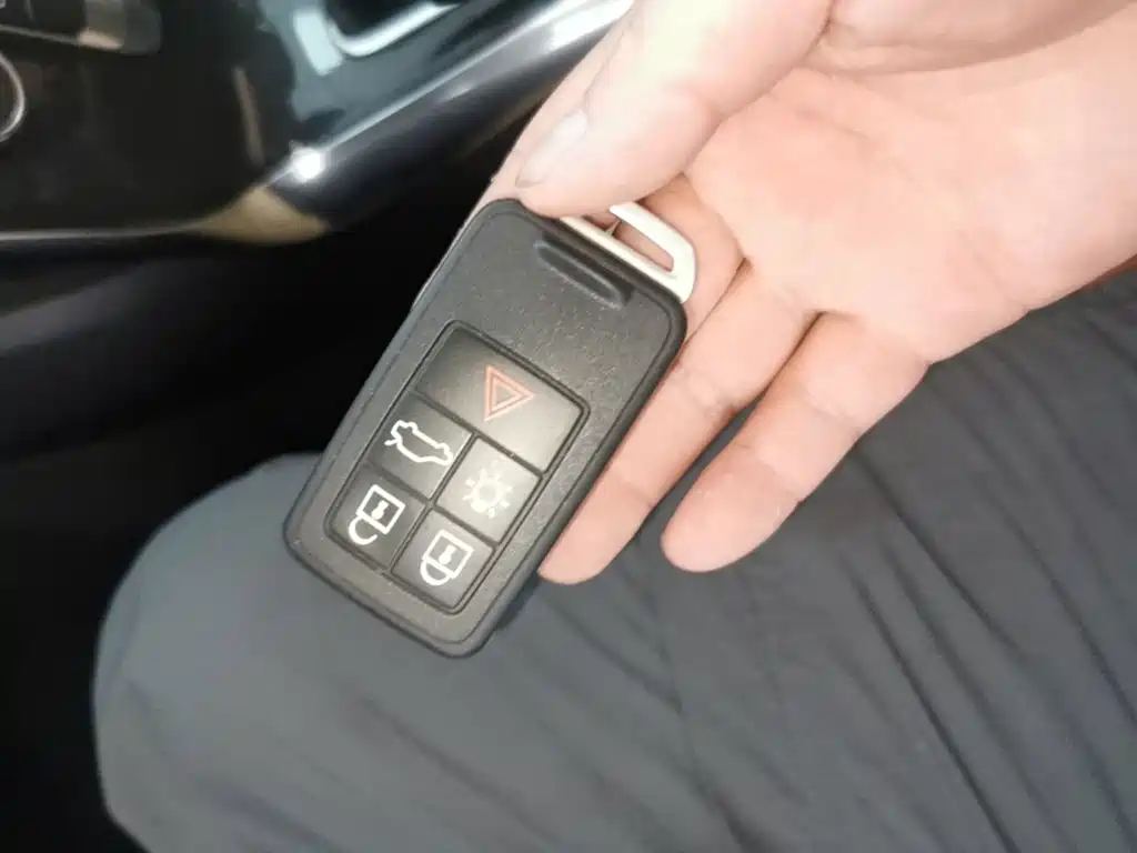 Фото 9 - Volvo V40