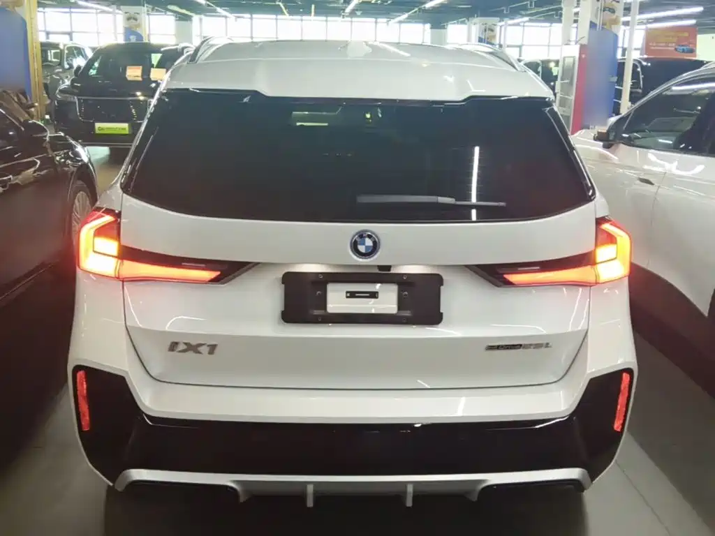 Photo 6 - BMW iX1