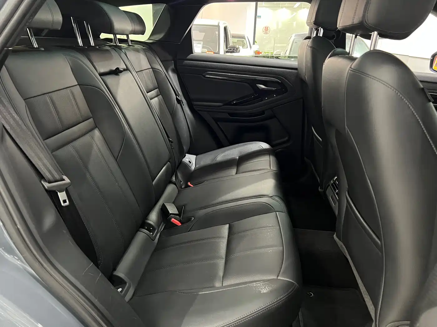 Land Rover Range Rover Evoque 2020 Model 249PS R-DYNAMIC S Gloss Black Sport Edition фото 15