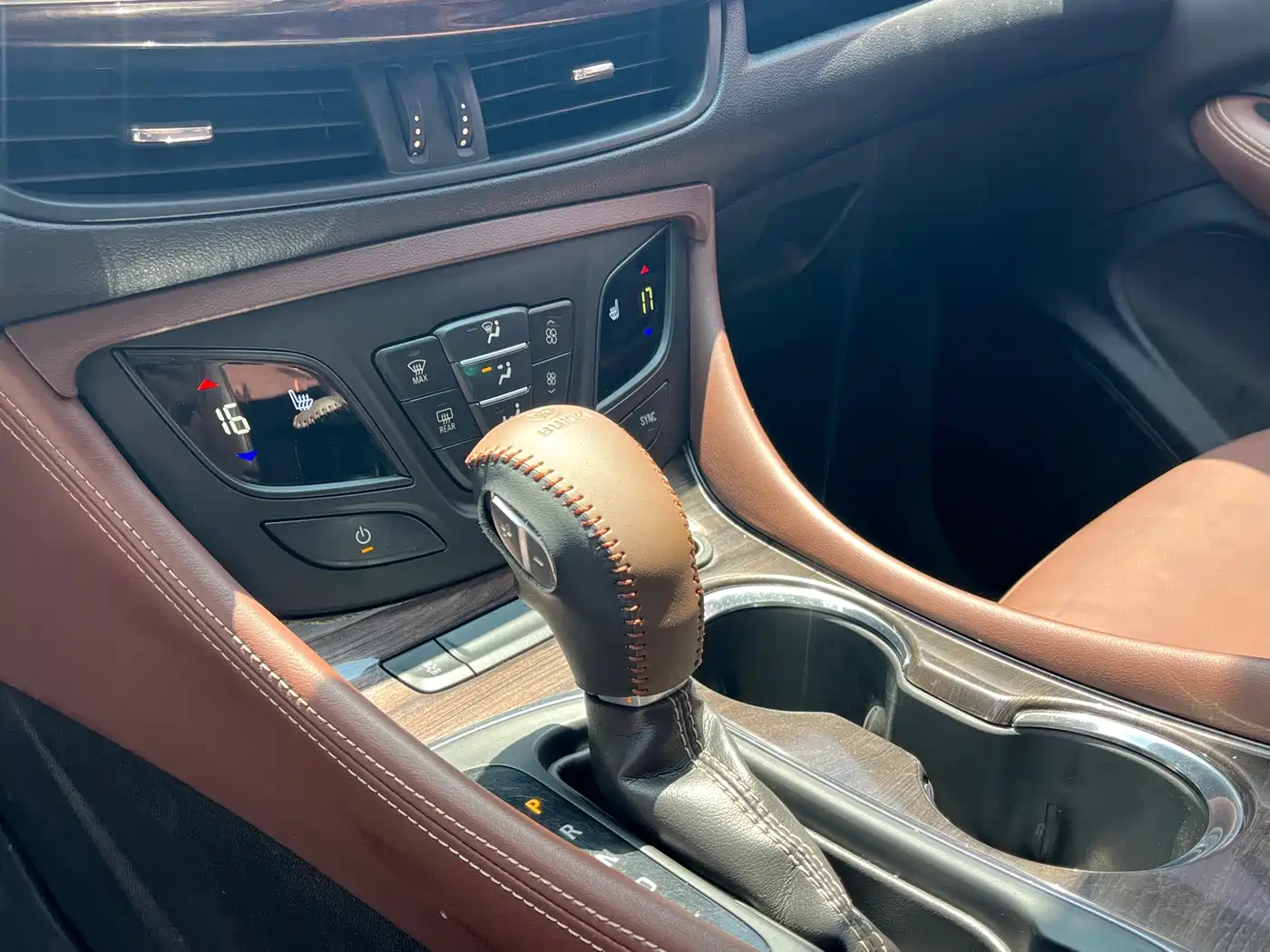 Фото 14 - Buick Envision Plus