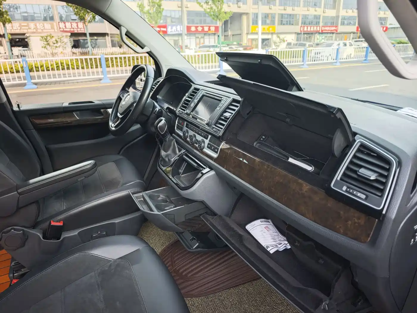 Volkswagen Multivan 2017 2.0TSI 2WD Luxury 7-Seater фото 7