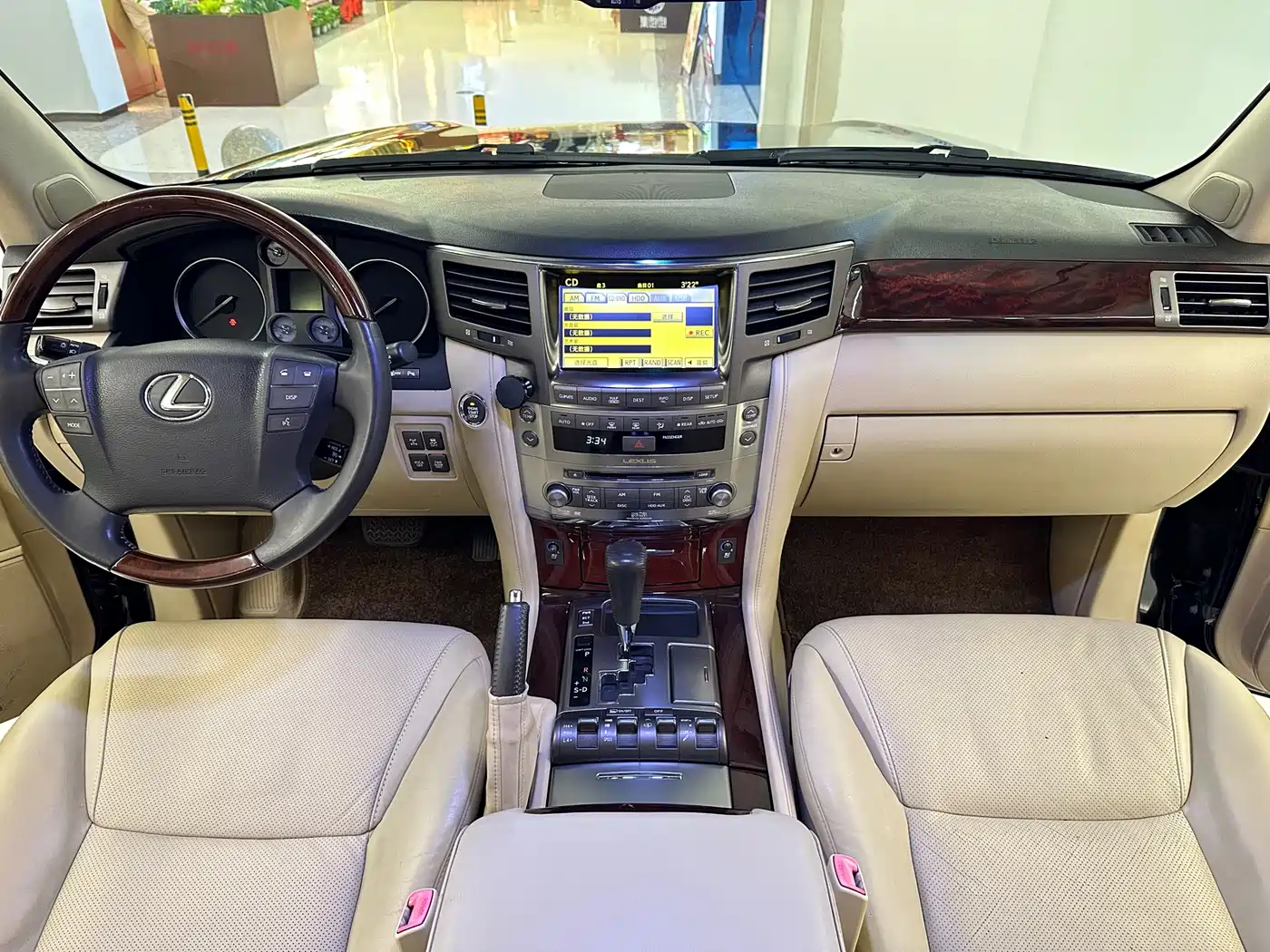 Lexus LX 2009 570 фото 23