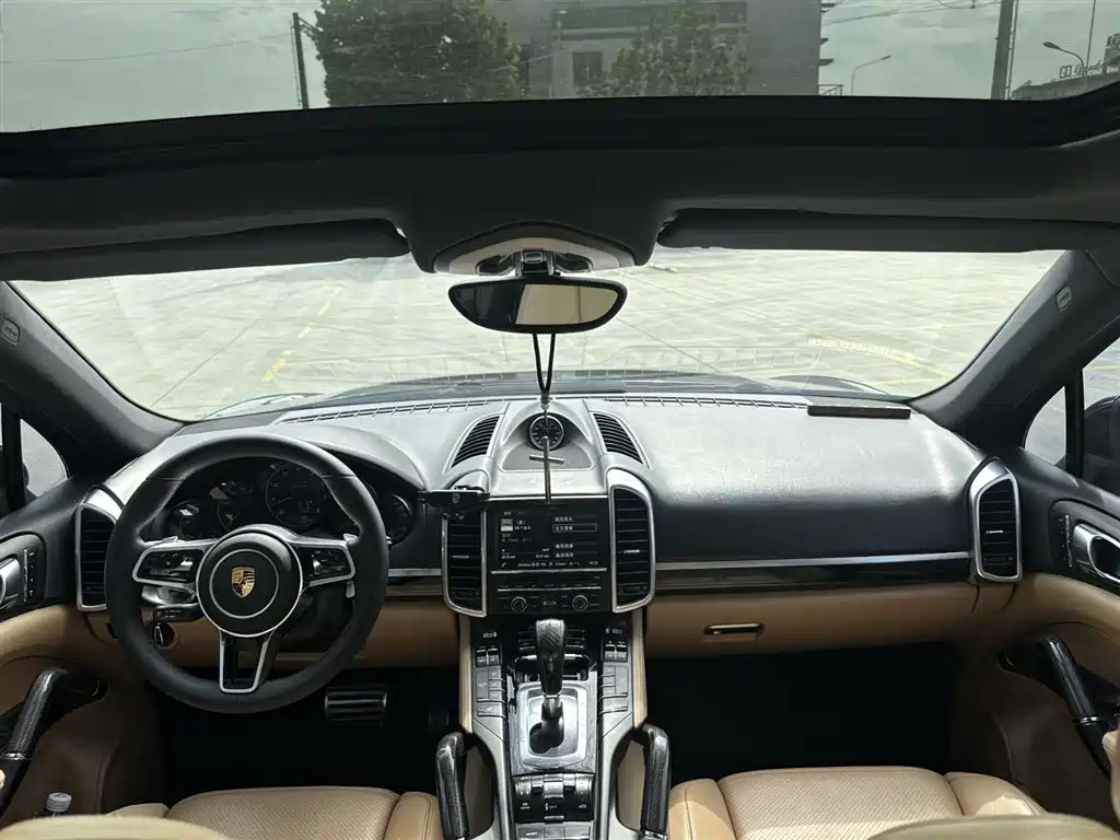 Porsche Cayenne 2014 Cayenne Platinum Edition 3.0T фото 15