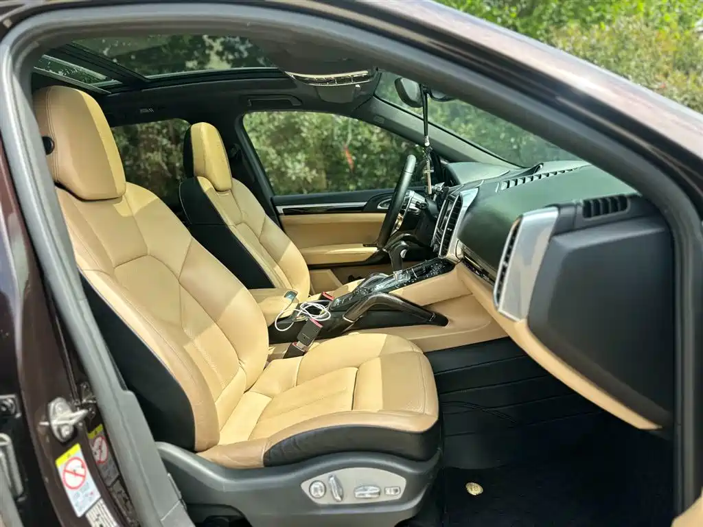 Porsche Cayenne 2014 Cayenne Platinum Edition 3.0T фото 10