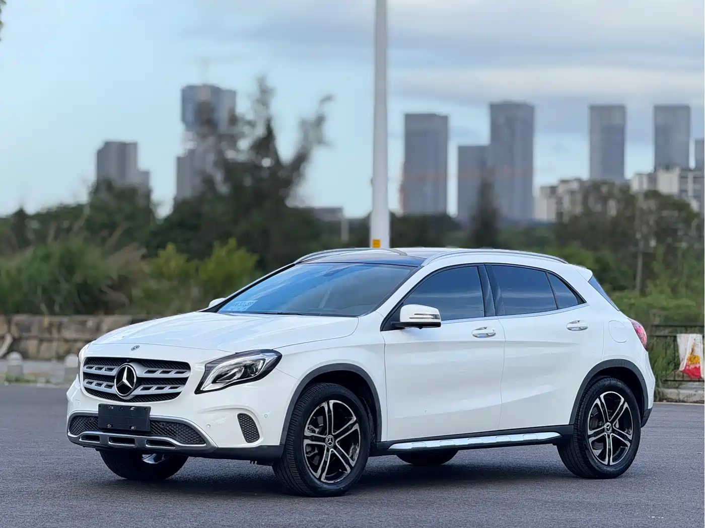 Mercedes-Benz GLA 2018 GLA 200 Fashion